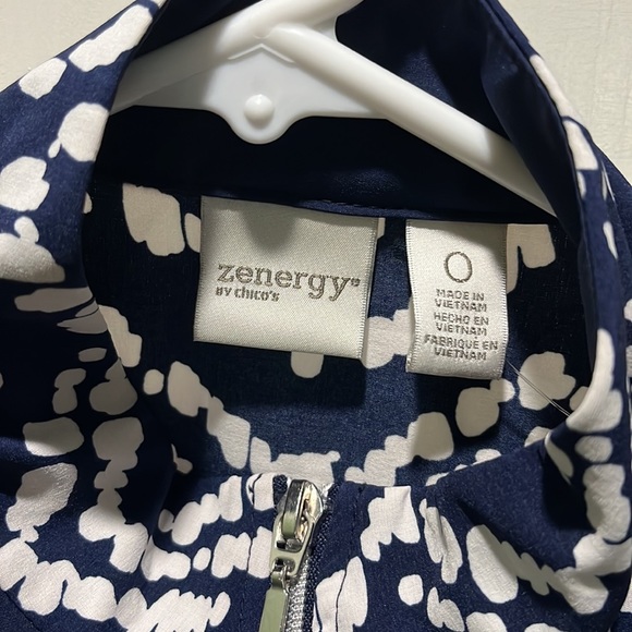 $7SALE Chicos Zenergy athletic jacket full zip Navy Blue White Pockets - Picture 4 of 12